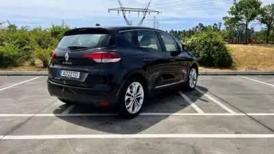 Vendo Renault Scénic 2017 - 12990 EUR, 172302 km - AUTO.MOTO.pt