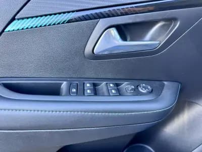 Vendo Peugeot 208 2020 - 16990 EUR, 128000 km - AUTO.MOTO.pt