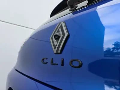 Sell Renault Clio 2024 - 21900 EUR, 57020 km - AUTO.MOTO.pt