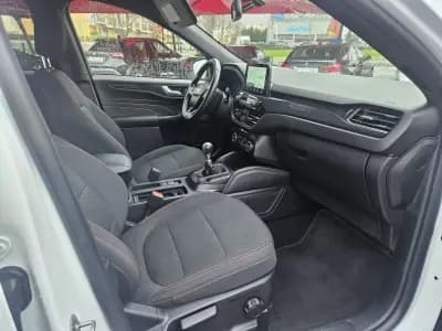 Vendo Ford Kuga 2022 - 18800 EUR, 129800 km - AUTO.MOTO.pt