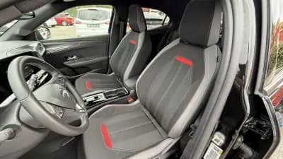 Vendo Opel Mokka-e 2023 - 23990 EUR, 9530 km - AUTO.MOTO.pt