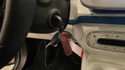 Vendo Smart Fortwo Cabrio 2014 - 8900 EUR, 145888 km - AUTO.MOTO.pt