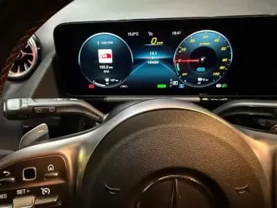 Sell Mercedes-Benz GLA 250 2021 - 35990 EUR, 104000 km - AUTO.MOTO.pt