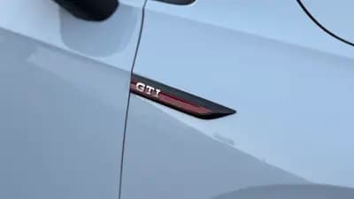 Vendo Volkswagen Golf 2021 - 39900 EUR, 55600 km - AUTO.MOTO.pt