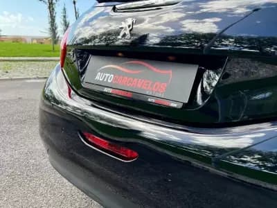 Sell Peugeot 208 2019 - 10450 EUR, 84000 km - AUTO.MOTO.pt