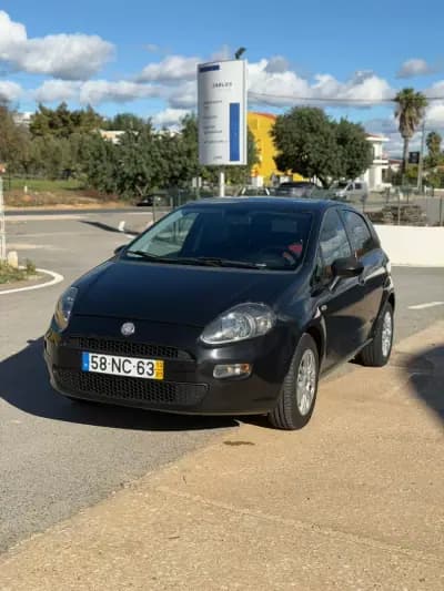 Sell Fiat Punto 2012 - 7900 EUR, 143285 km - AUTO.MOTO.pt