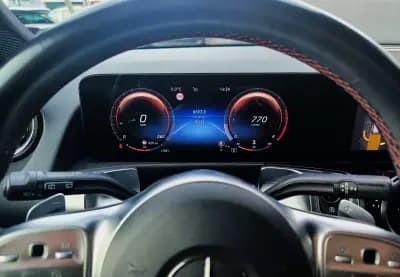 Vendo Mercedes-Benz GLB 200 2021 - 38950 EUR, 70000 km - AUTO.MOTO.pt