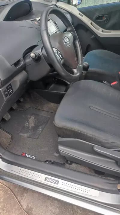 Vendo Toyota Yaris 2006 - 6678 EUR, 209787 km - AUTO.MOTO.pt