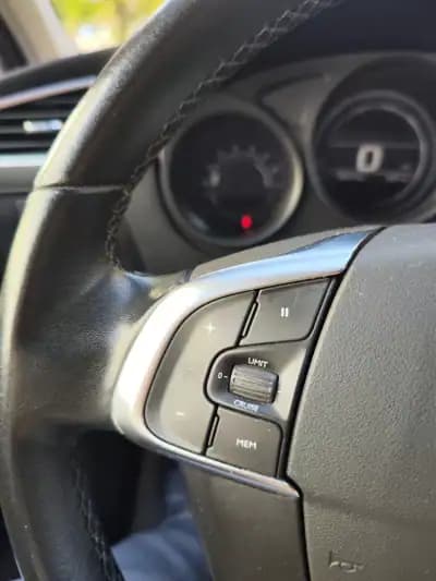 Sell Citroën C4 2015 - 9980 EUR, 157000 km - AUTO.MOTO.pt