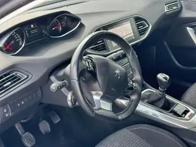 Sell Peugeot 308 SW 2020 - 16900 EUR, 147000 km - AUTO.MOTO.pt