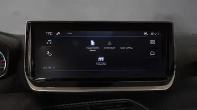 Vendo Peugeot 208 2024 - 16450 EUR, 29000 km - AUTO.MOTO.pt