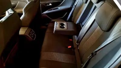 Vendo Peugeot 3008 2020 - 21500 EUR, 90000 km - AUTO.MOTO.pt