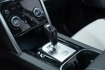 Vendo Land Rover Discovery Sport 2021 - 36950 EUR, 63000 km - AUTO.MOTO.pt