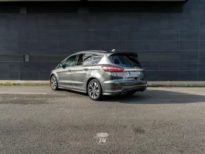Vendo Ford S-Max 2022 - 34990 EUR, 176600 km - AUTO.MOTO.pt