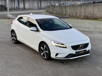Vendo Volvo V40 2017 - 17990 EUR, 115000 km - AUTO.MOTO.pt