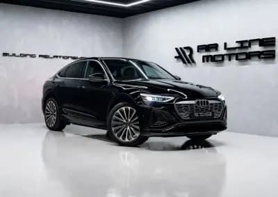 Vendo Audi Q8 e-Tron Sportback 2023 - 49950 EUR, 55000 km - AUTO.MOTO.pt