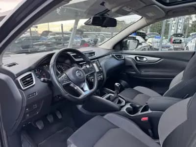 Vendo Nissan Qashqai 2018 - 18990 EUR, 161000 km - AUTO.MOTO.pt