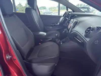 Vendo Renault Captur 2016 - 12250 EUR, 136506 km - AUTO.MOTO.pt