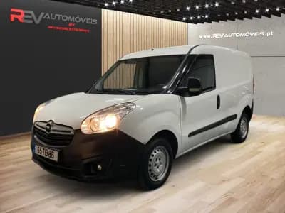 Vendo Opel Combo 2017 - 6950 EUR, 204500 km - AUTO.MOTO.pt