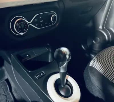 Vendo Renault Twingo 2023 - 16990 EUR, 16461 km - AUTO.MOTO.pt