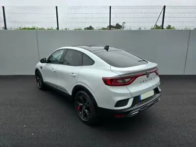 Vendo Renault Arkana 2021 - 23250 EUR, 52400 km - AUTO.MOTO.pt
