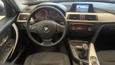 Vendo BMW 318 2013 - 13990 EUR, 216833 km - AUTO.MOTO.pt