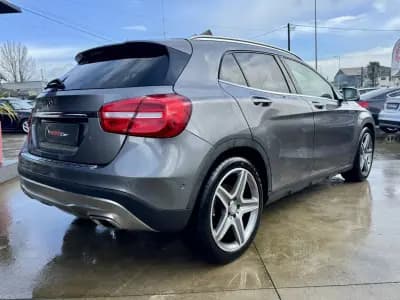 Vendo Mercedes-Benz GLA 200 2015 - 19999 EUR, 160000 km - AUTO.MOTO.pt