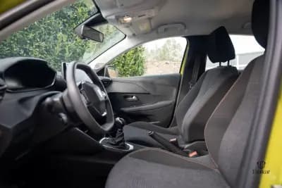 Sell Peugeot 208 2025 - 17900 EUR, 6300 km - AUTO.MOTO.pt