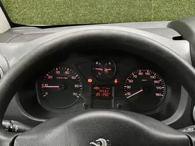 Sell Peugeot Partner 1.6 BlueHdi 3 Lug 2018 - 9800 EUR, 200000 km - AUTO.MOTO.pt