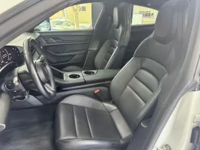 Vendo Porsche Taycan 2021 - 67000 EUR, 60000 km - AUTO.MOTO.pt