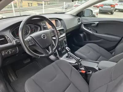 Vendo Volvo V40 2018 - 15990 EUR, 122118 km - AUTO.MOTO.pt