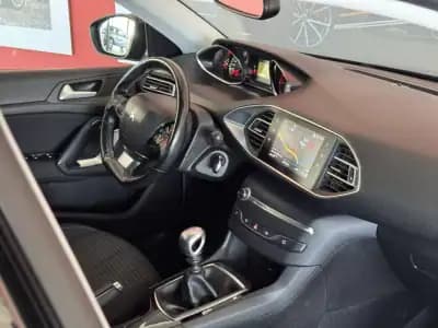 Vendo Peugeot 308 SW 2018 - 13500 EUR, 49820 km - AUTO.MOTO.pt