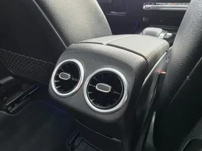 Vendo Mercedes-Benz CLA 180 2020 - 31990 EUR, 97000 km - AUTO.MOTO.pt