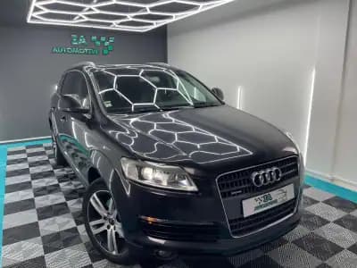 Vendo Audi Q7 2007 - 12250 EUR, 284000 km - AUTO.MOTO.pt