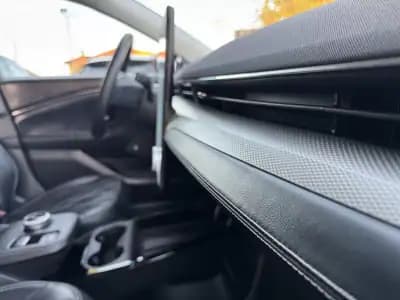 Vendo Ford Mustang Mach-E 2021 - 28990 EUR, 118000 km - AUTO.MOTO.pt