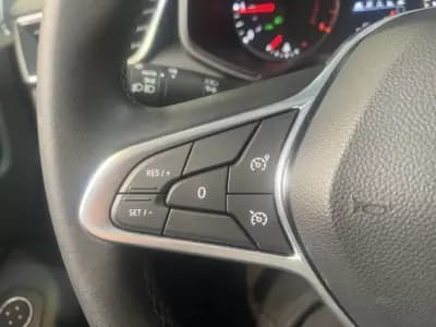 Vendo Renault Clio 2022 - 17899 EUR, 38000 km - AUTO.MOTO.pt