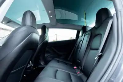 Sell Tesla Model 3 2019 - 23900 EUR, 140000 km - AUTO.MOTO.pt