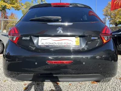 Vendo Peugeot 208 2016 - 9500 EUR, 133450 km - AUTO.MOTO.pt