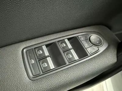 Vendo Renault Captur 2020 - 17500 EUR, 30000 km - AUTO.MOTO.pt