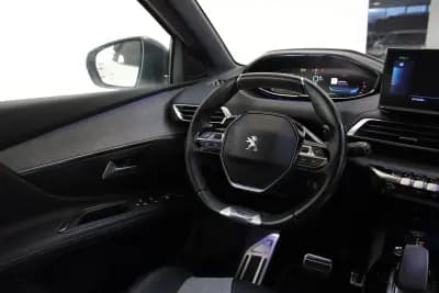 Vendo Peugeot 3008 2021 - 22990 EUR, 110993 km - AUTO.MOTO.pt