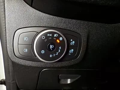 Vendo Ford Fiesta 2018 - 12500 EUR, 146800 km - AUTO.MOTO.pt