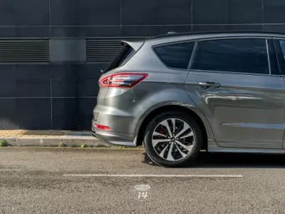 Vendo Ford S-Max 2022 - 34990 EUR, 176600 km - AUTO.MOTO.pt