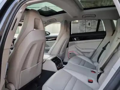 Vendo Porsche Panamera Sport Turismo 2018 - 84990 EUR, 147000 km - AUTO.MOTO.pt