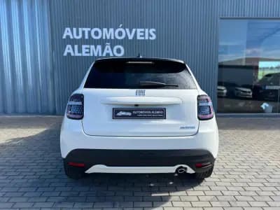 Vendo Fiat 600 2025 - 24500 EUR, 9900 km - AUTO.MOTO.pt