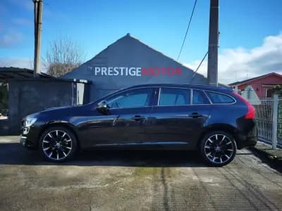 Vendo Volvo V60 2014 - 12900 EUR, 172000 km - AUTO.MOTO.pt