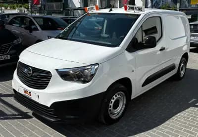 Vendo Opel Combo 2022 - 16950 EUR, 45910 km - AUTO.MOTO.pt