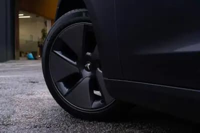 Vendo Tesla Model 3 2023 - 31999 EUR, 67000 km - AUTO.MOTO.pt