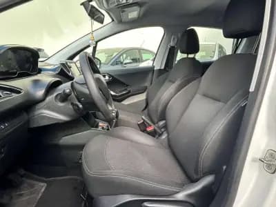 Vendo Peugeot 208 2018 - 12990 EUR, 92000 km - AUTO.MOTO.pt