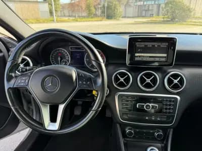 Vendo Mercedes-Benz A 180 2015 - 14250 EUR, 155500 km - AUTO.MOTO.pt