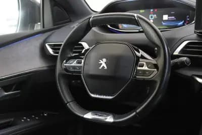 Vendo Peugeot 3008 2021 - 22990 EUR, 110993 km - AUTO.MOTO.pt